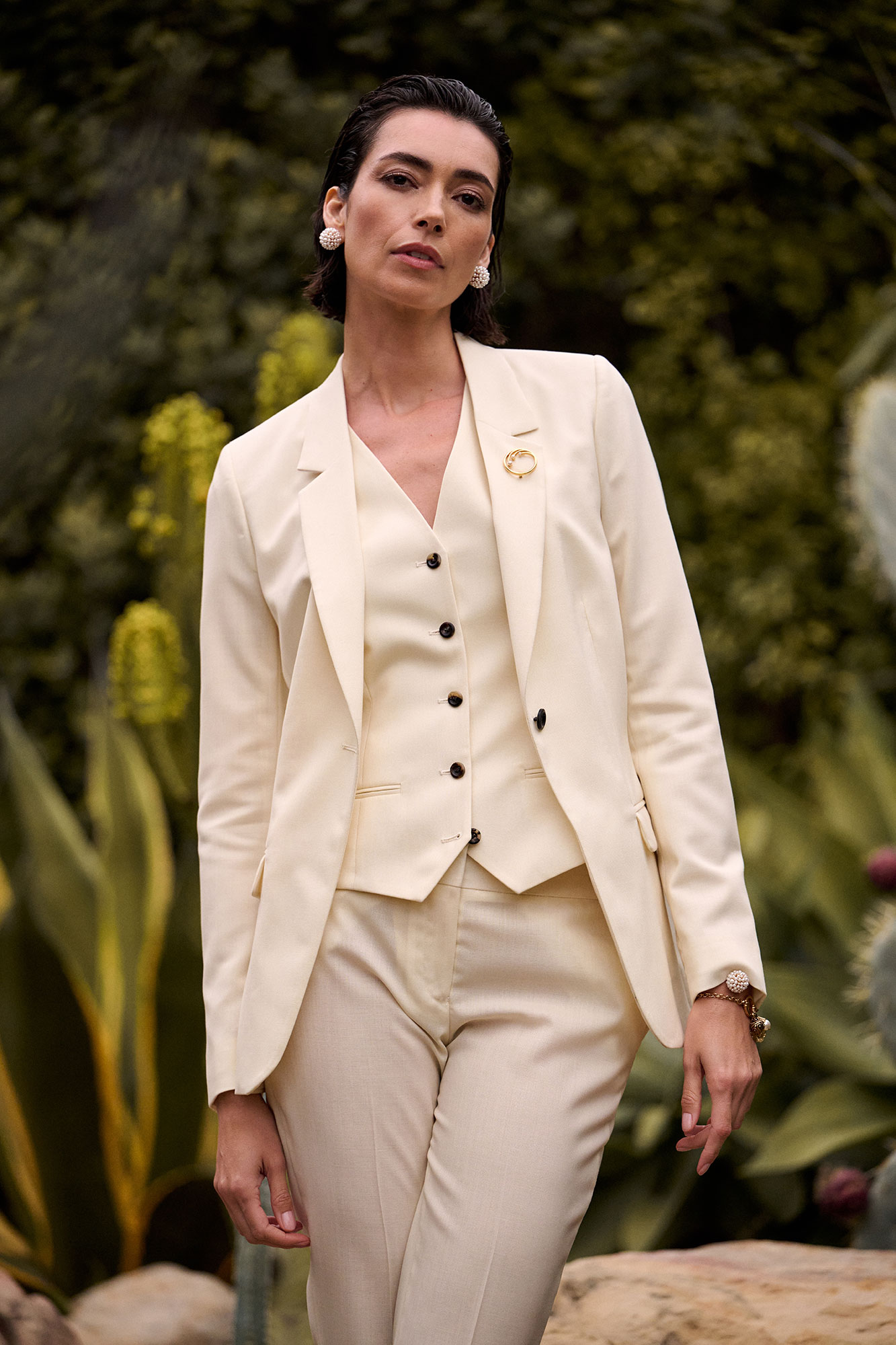 Cream 3-Piece Suit Holland & Sherry