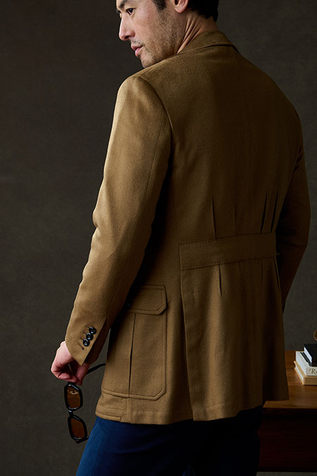 Vicuña Cashmere Safari Jacket With Ivory Long Sleeve Knit