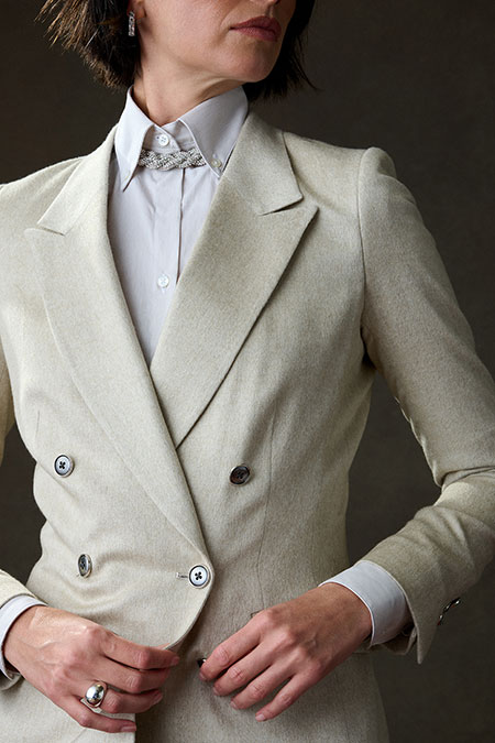 Fall/Winter 2025 Women's Lookbook                                                                                                                                                                                                                         , Light Tan Cashmere Blazer